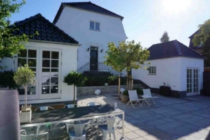 Villa T